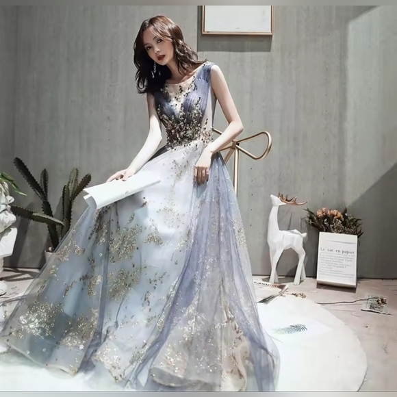 Blue, V Neck, Case Up, Ball Gown - Picture 12 of 16